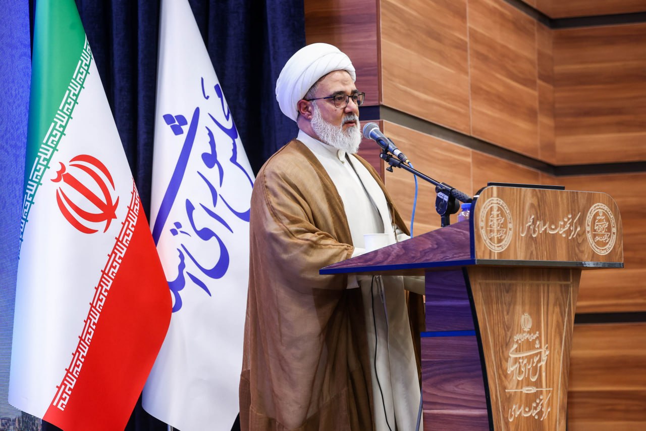  آیین تجلیل از اساتید و مدیران پژوهشی با حضور قالیباف