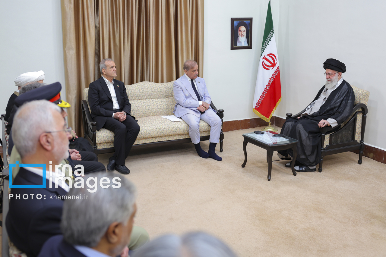 دیدار نخست‌وزیر پاکستان با رهبر انقلاب