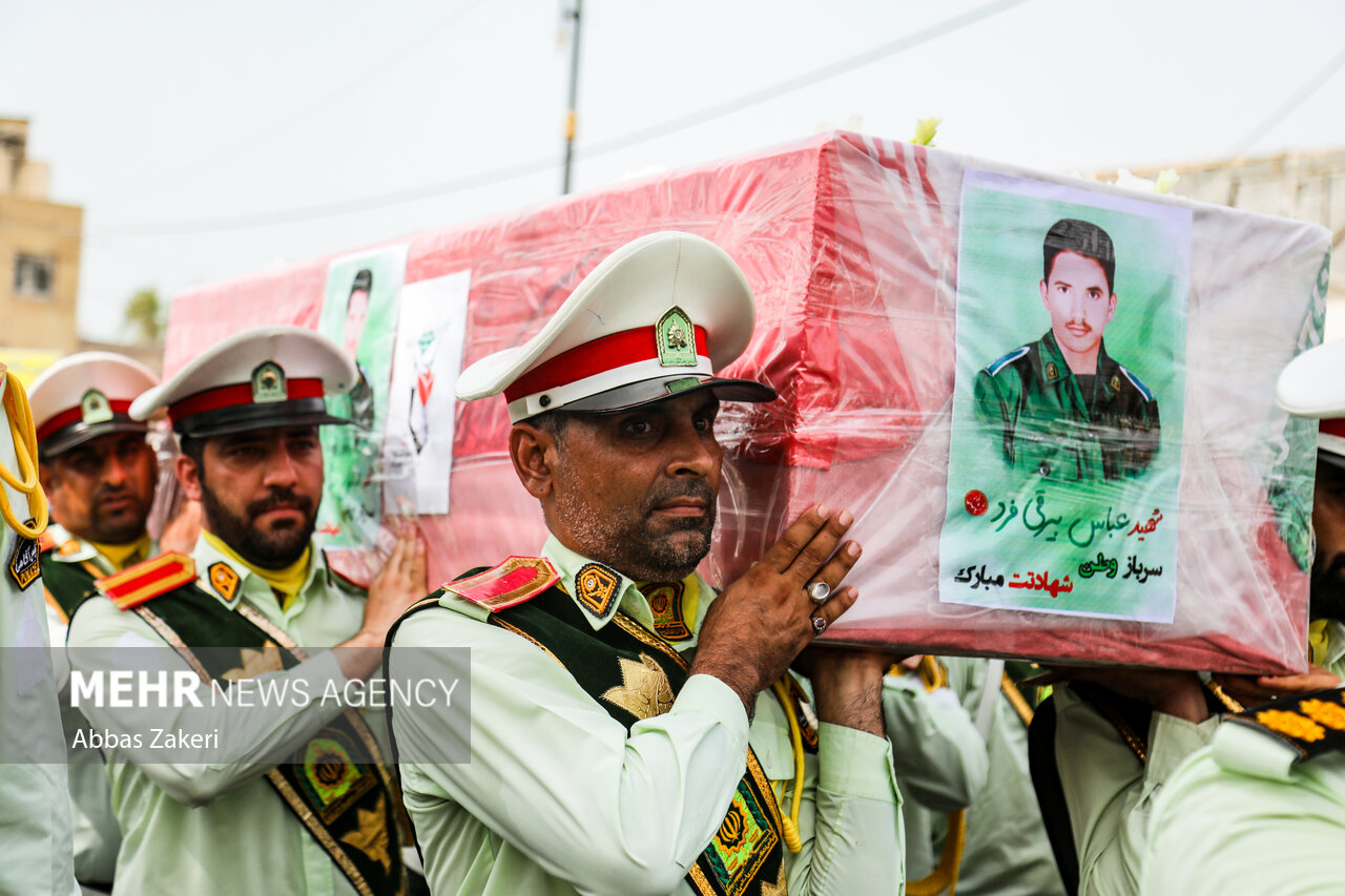 تشییع وتدفین پیکر شهید مدافع امنیت «عباس بیرقی فرد»