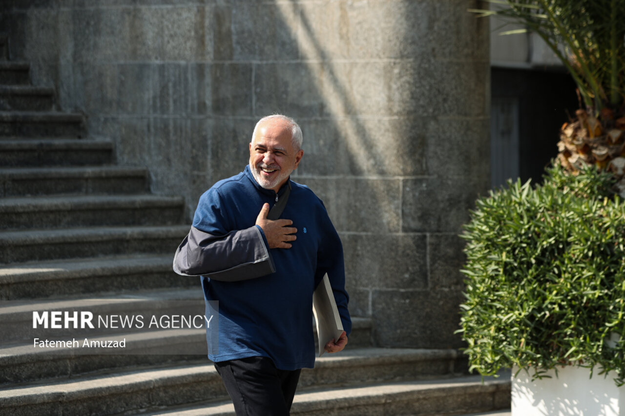 حاشیه جلسه هیئت دولت