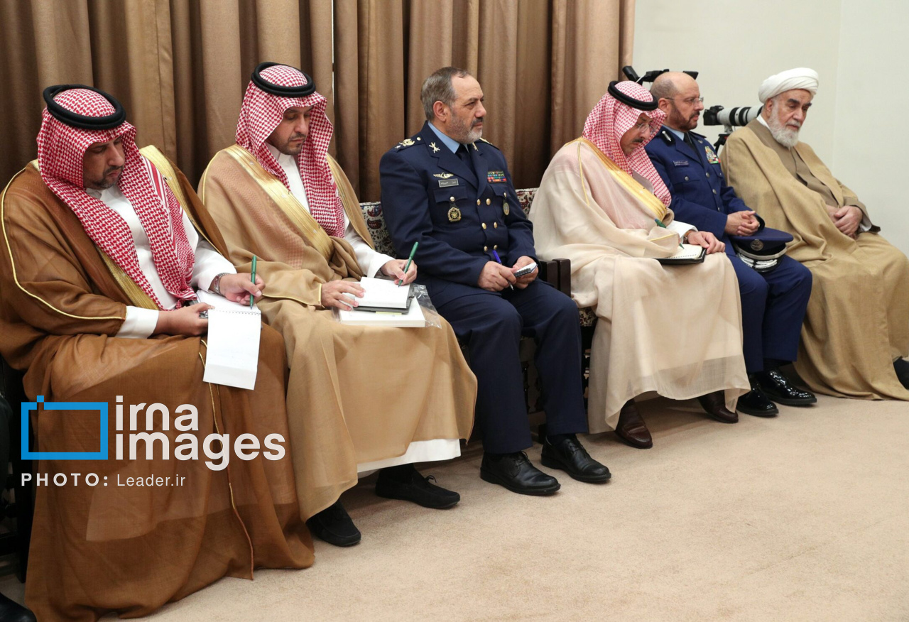 تقدیم پیام پادشاه عربستان به رهبر انقلاب