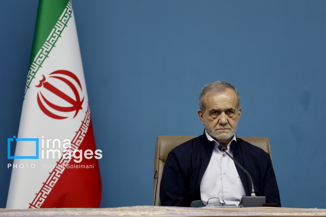 جلسه شورای عالی انقلاب فرهنگی