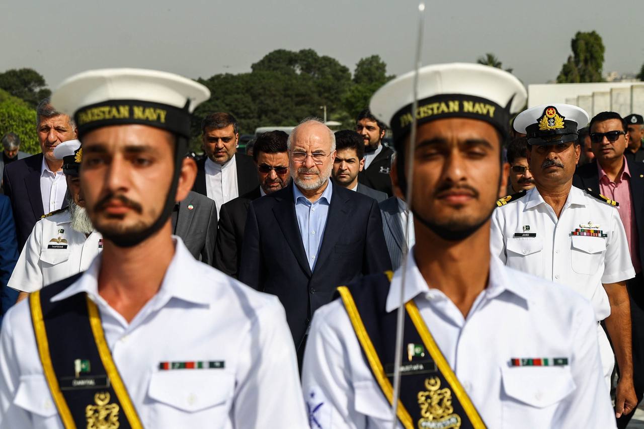 تصاویر حضور قالیباف بر سر مزار محمدعلی جناح 