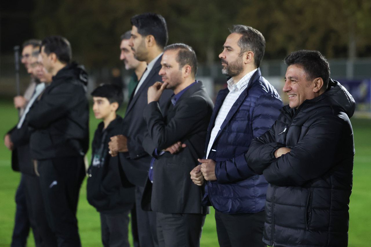  «پزشکیان» با بازیکنان تیم ملی پا به توپ شد