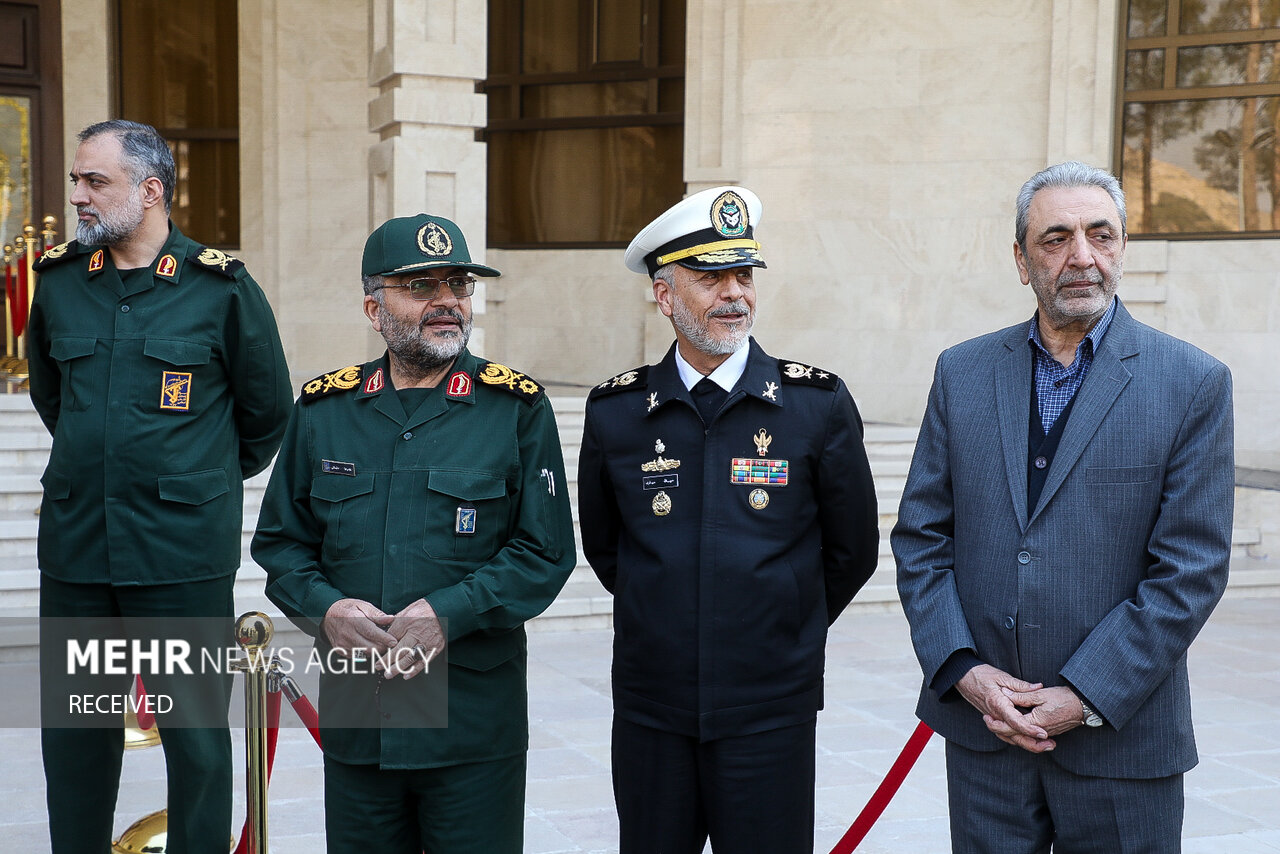 دیدار صمیمانه فرماندهان ارتش با سپاه