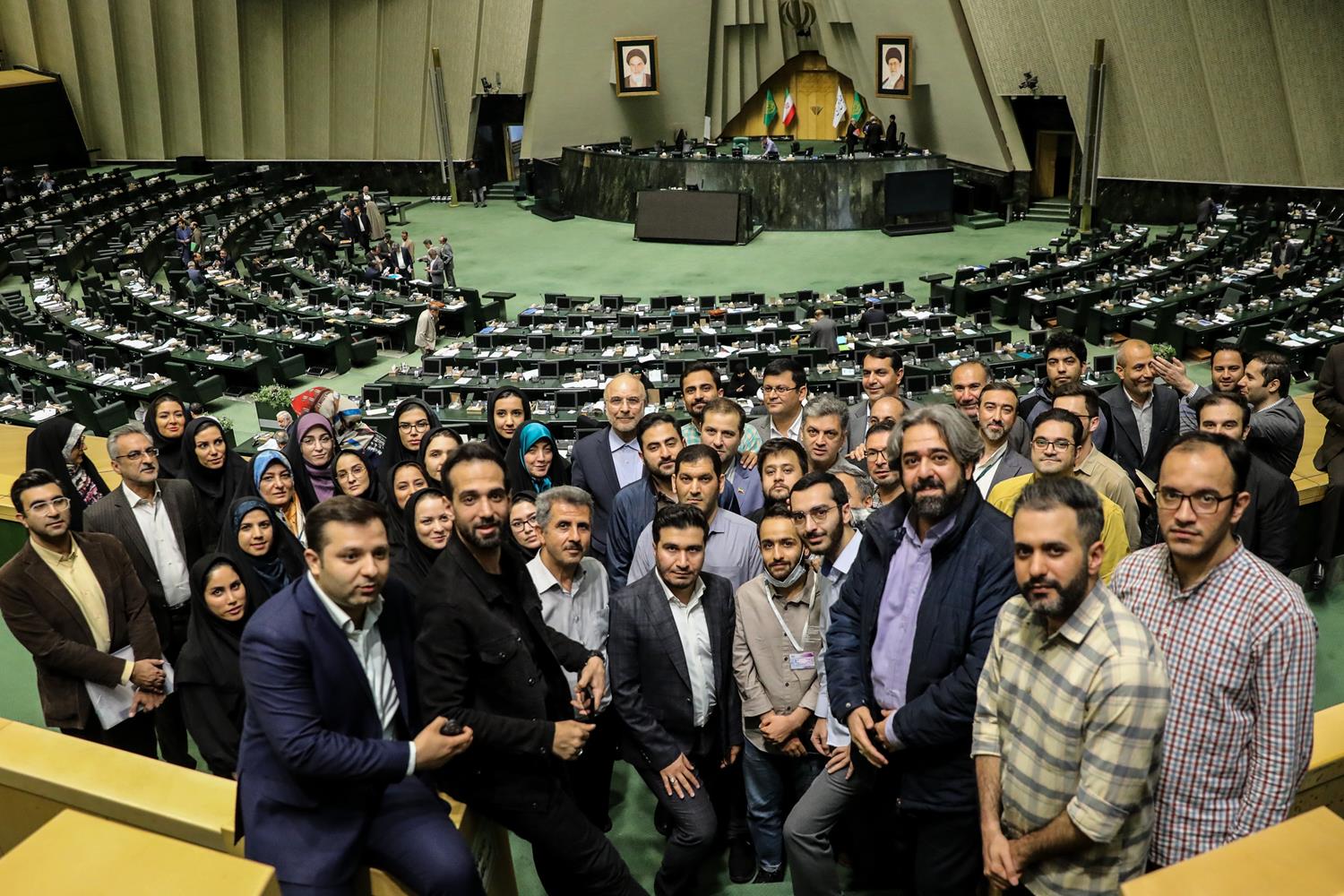 حضور قالیباف در جمع خبرنگاران پارلمانی