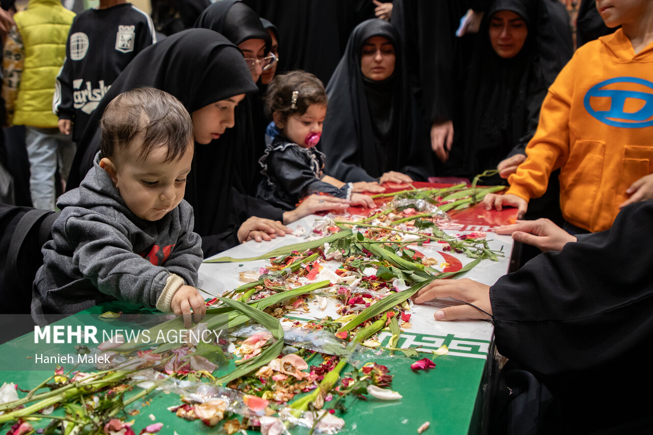 تشییع پیکر ۳۰۰ شهید گمنام دفاع مقدس در کشور