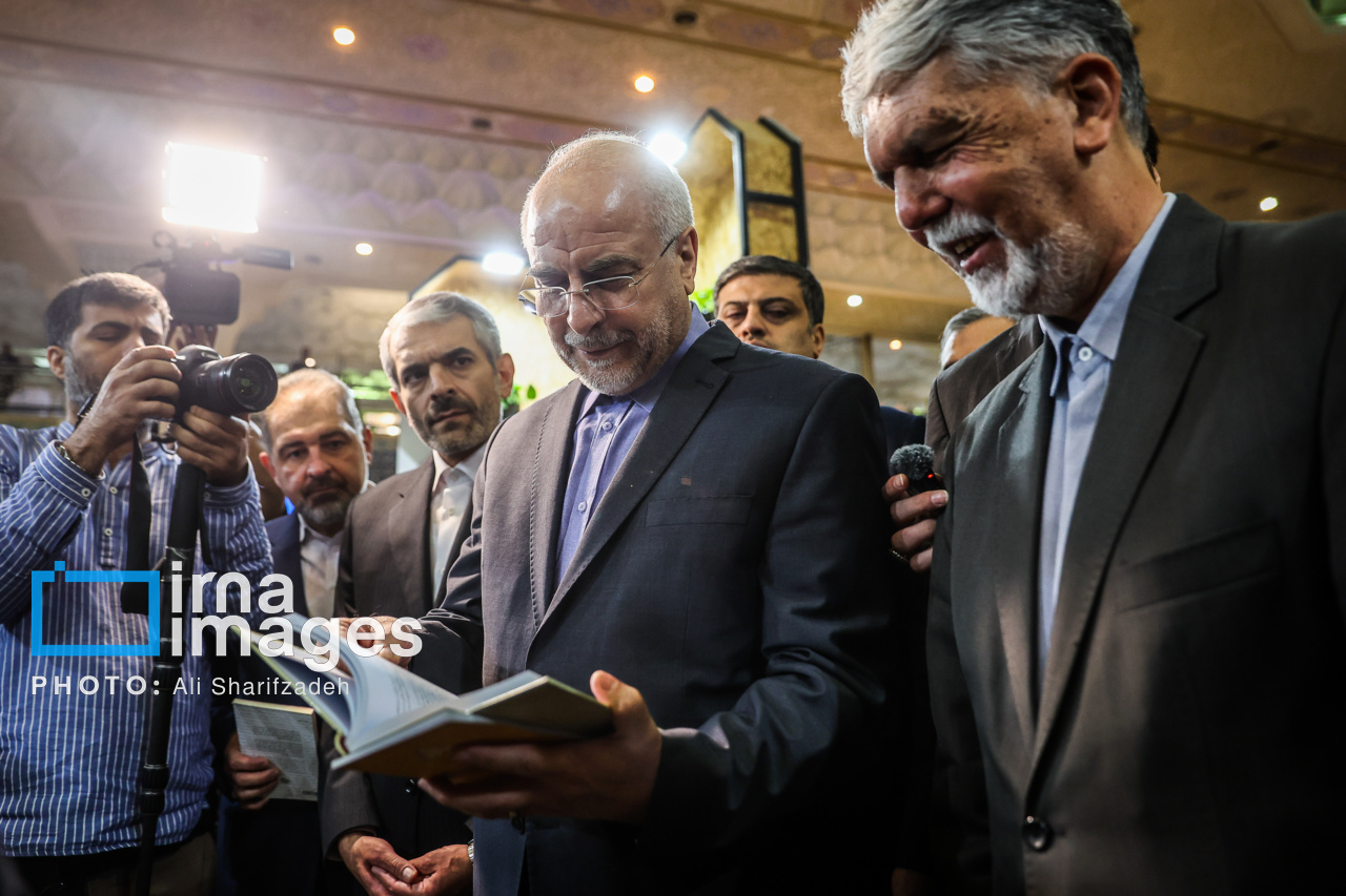 بازدید قالیباف از سی و ششمین نمایشگاه بین‌المللی کتاب تهران