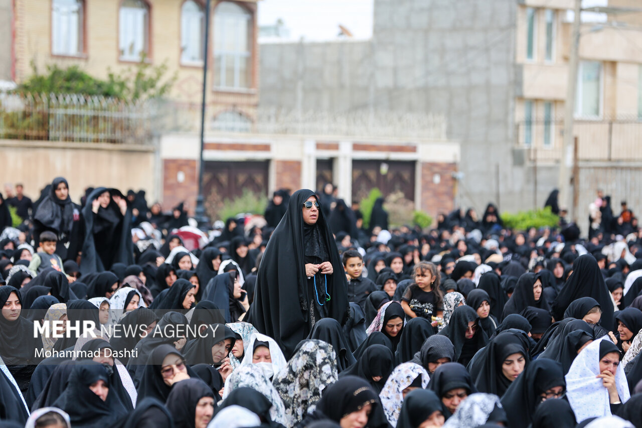 اقامه نماز ظهر عاشورا در اردبیل