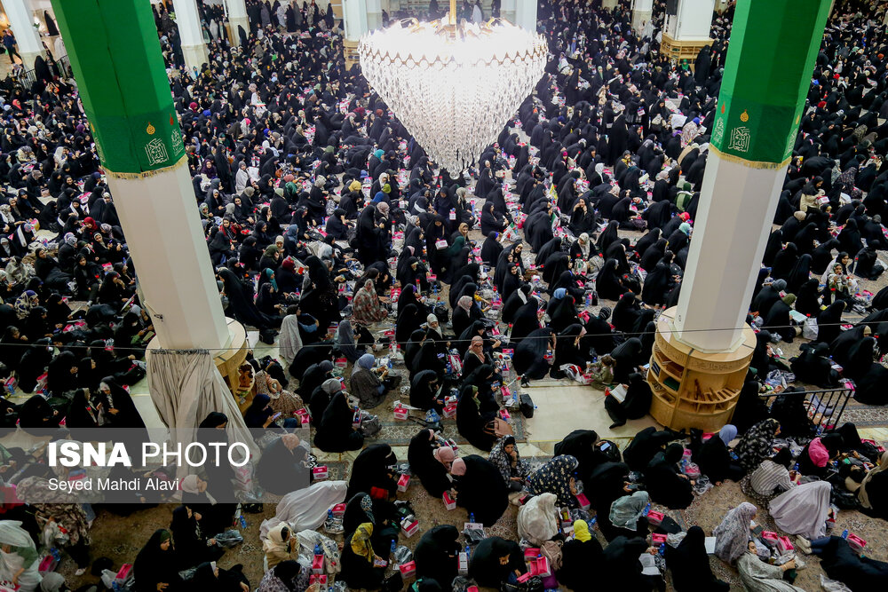 اجتماع بزرگ دختران دانشجو در قم
