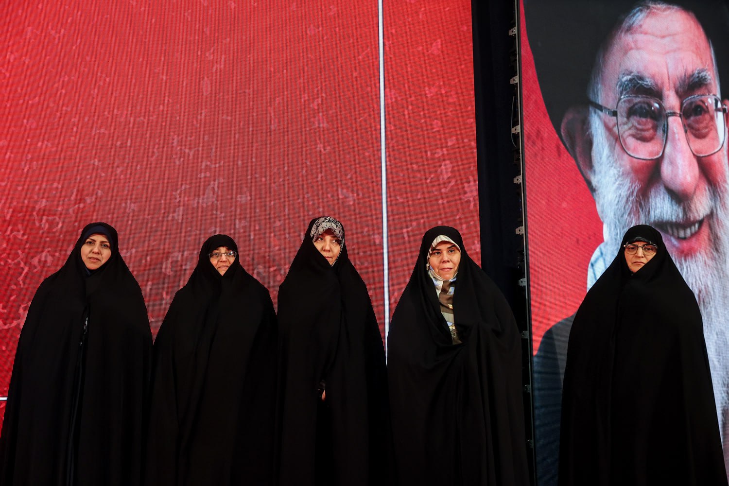 حضور قالیباف و اعضای لیست اصلی جبهۀ انقلاب در همایش بزرگ نیروهای انقلاب