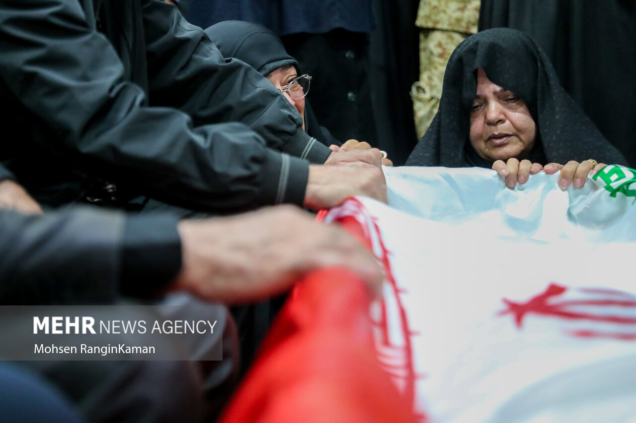 مراسم وداع با پیکر مطهر شهید محمدحسن زارعی