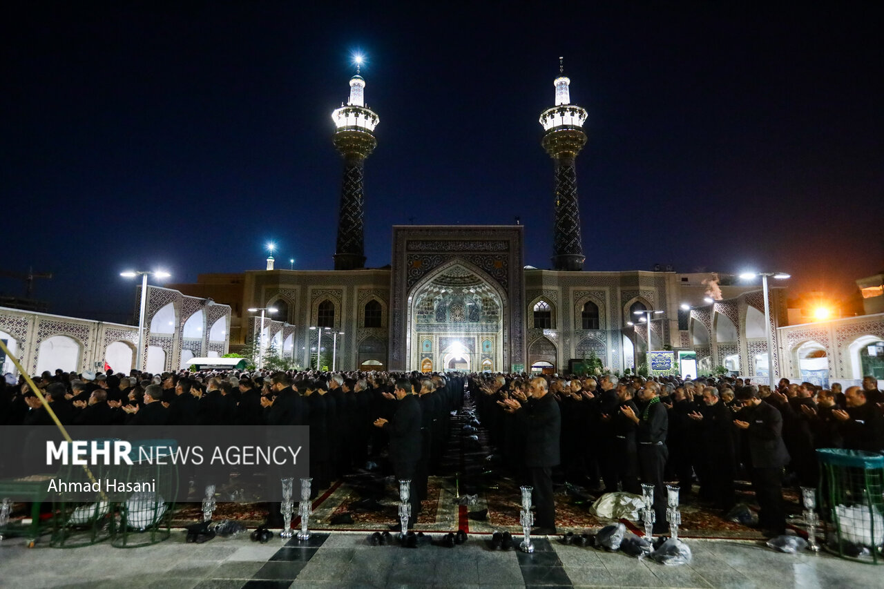 شام غریبان حسینی در حرم مطهر امام رضا(ع)