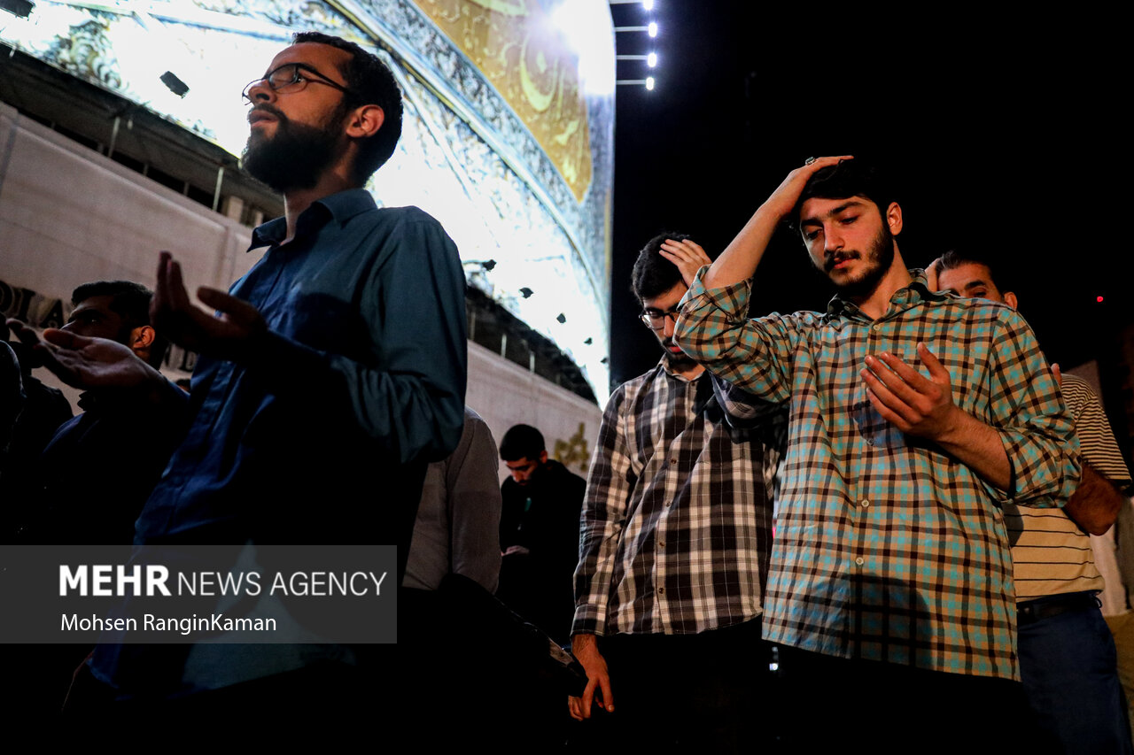 مراسم دعا و توسل در تهران