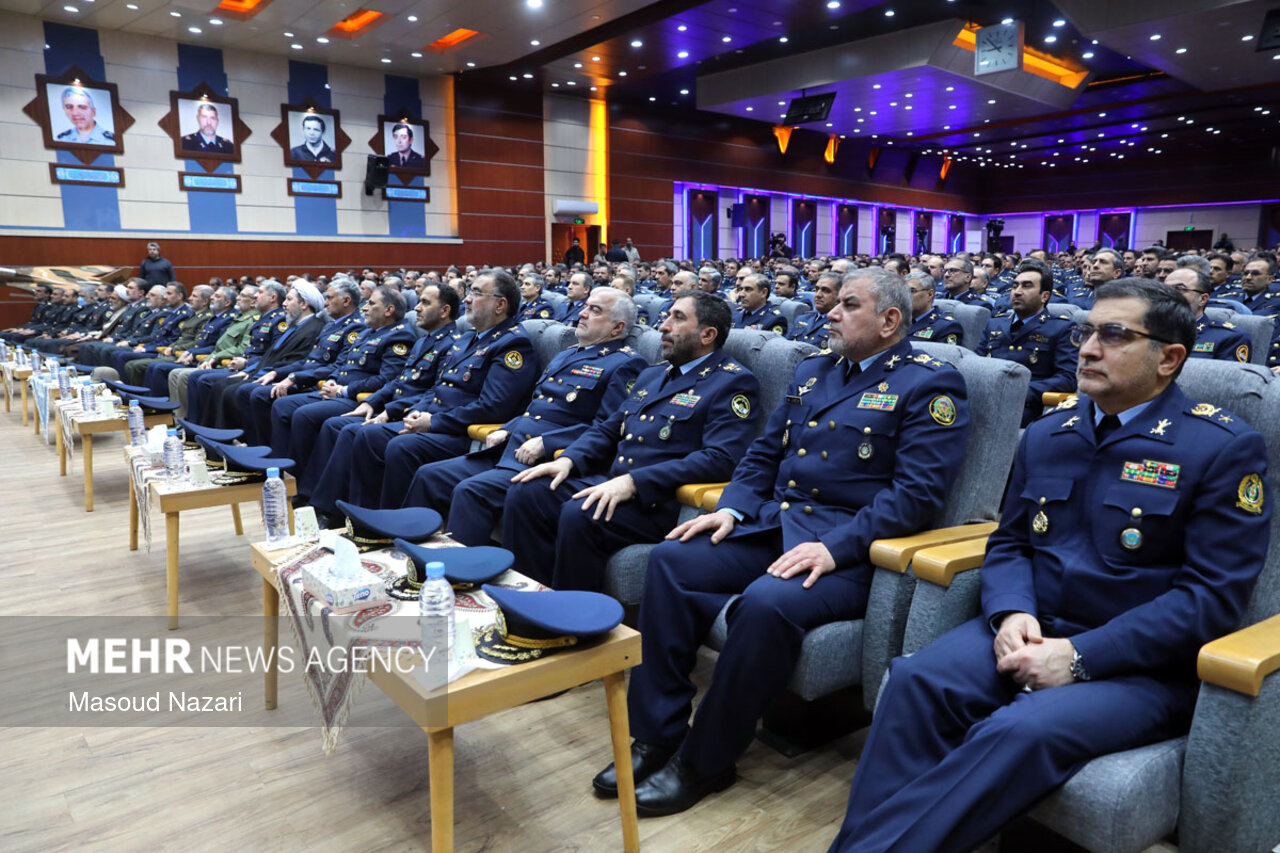 دیدار فرماندهان و کارکنان نیروهای هوایی