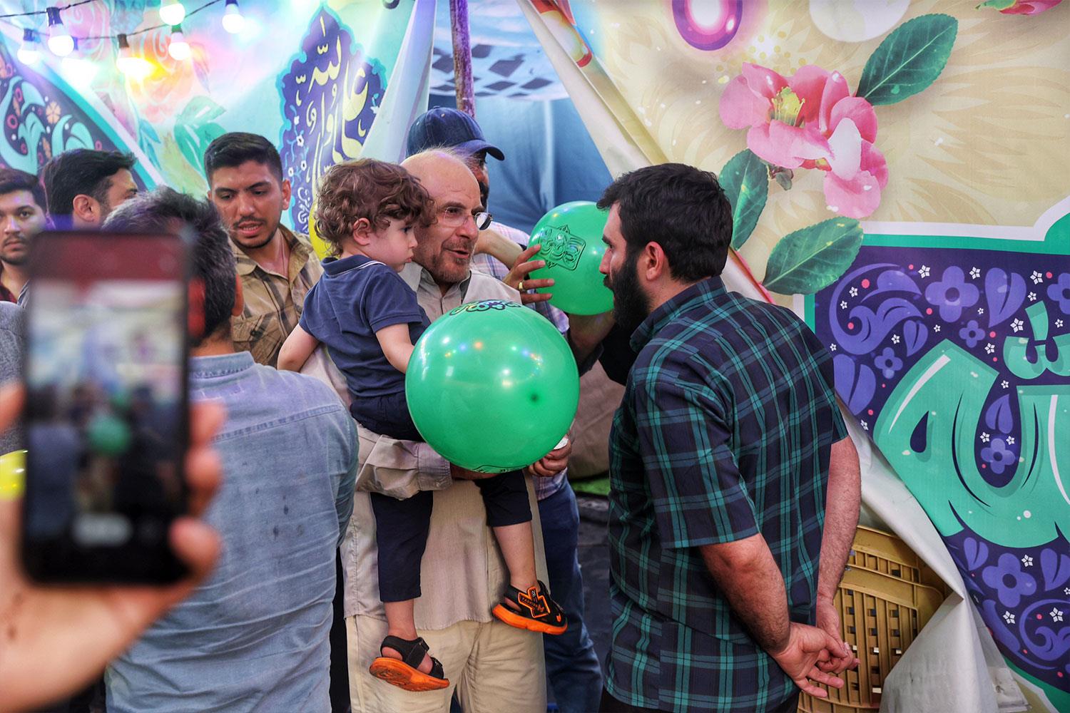 حضور قالیباف در "مهمانی ده کیلومتری عید غدیر"