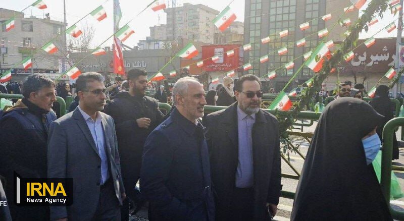 مسئولین در راهپیمایی ۲۲ بهمن