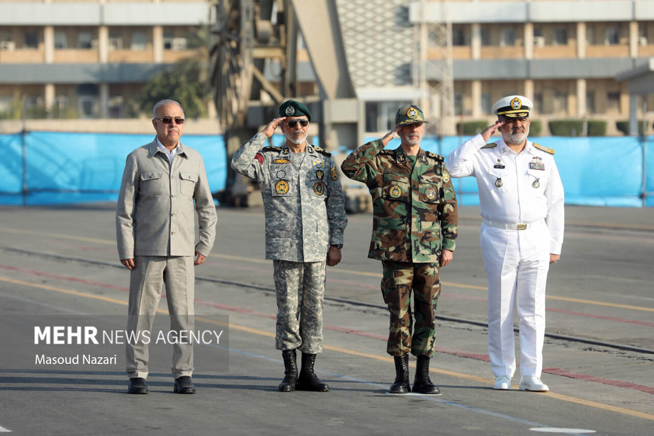 الحاق پایگاه شناوری «کردستان» و ناوشکن «سهند»