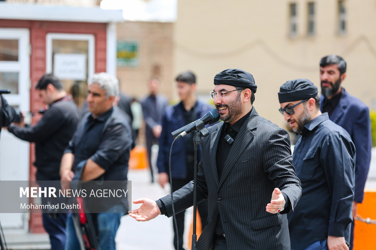 اقامه نماز ظهر عاشورا در اردبیل