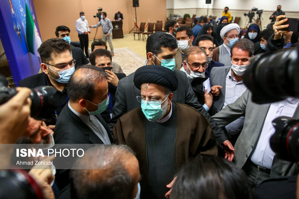 نشست خبری رییس جمهور در قم