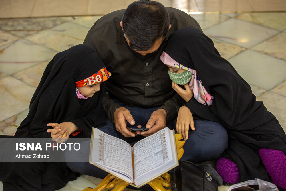 جزء خوانی قرآن کریم در حرم حضرت فاطمه معصومه