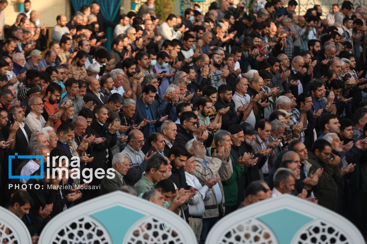 اقامه نماز باران - امامزاده صالح (ع)