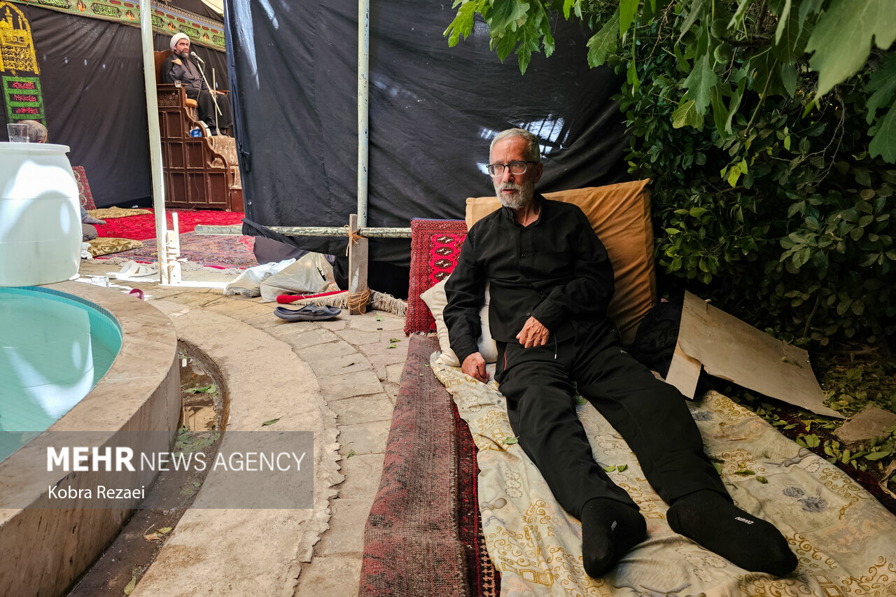 روضه‌خوانی سنتی در خانه نوغانی‌های مشهد