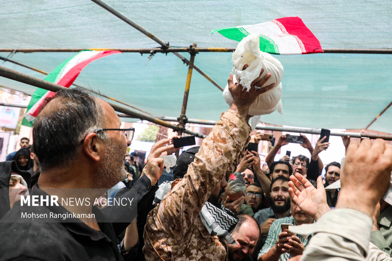 مراسم تشییع پیکر شهید دو ساله رایان قاسمیان