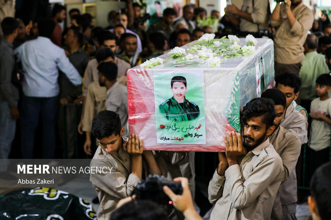 تشییع وتدفین پیکر شهید مدافع امنیت «عباس بیرقی فرد»