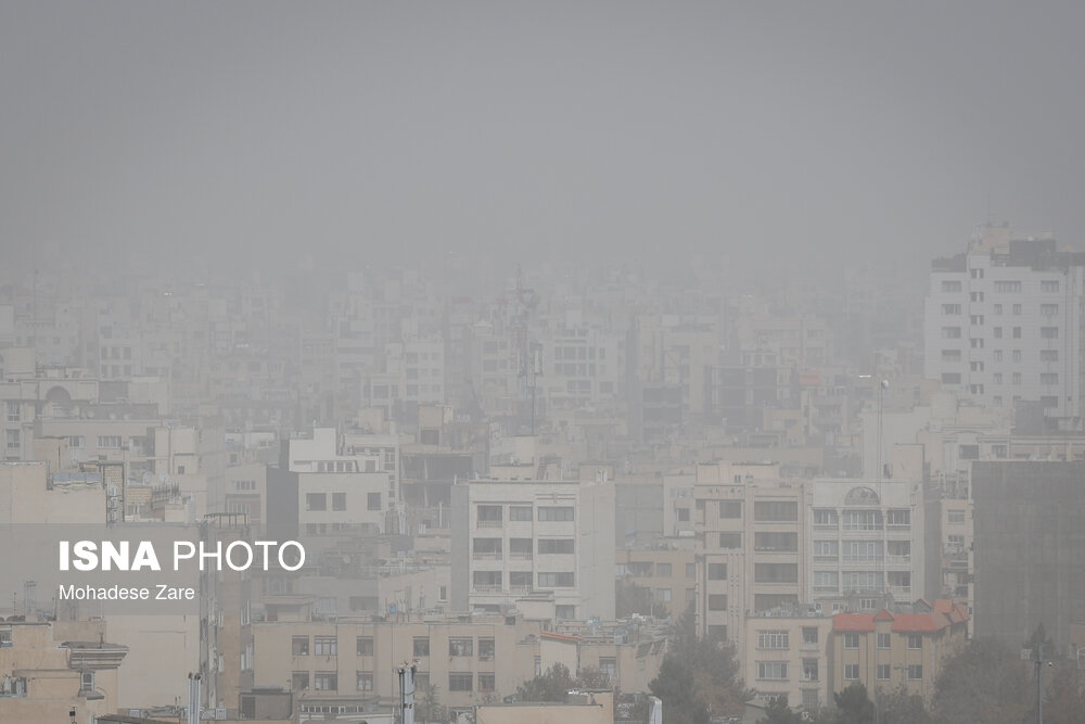 مشهد در محاصره گرد و غبار