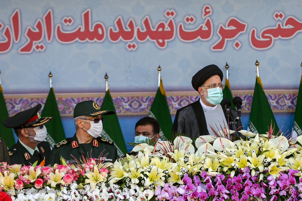 مراسم رژه روز ارتش با حضور رئیسی