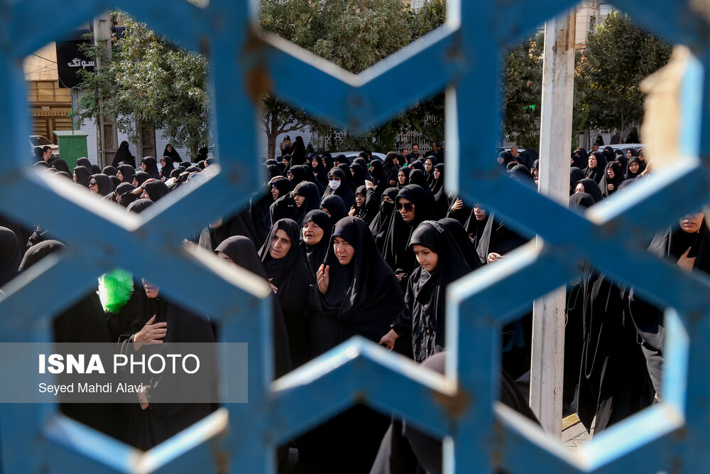 دسته عزاداری خادمان و زائران حرم مطهر حضرت معصومه (س)