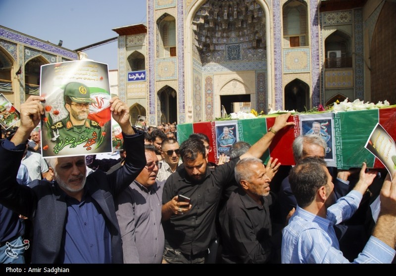 تشییع پیکر شهدا در حرم شاهچراغ (ع)