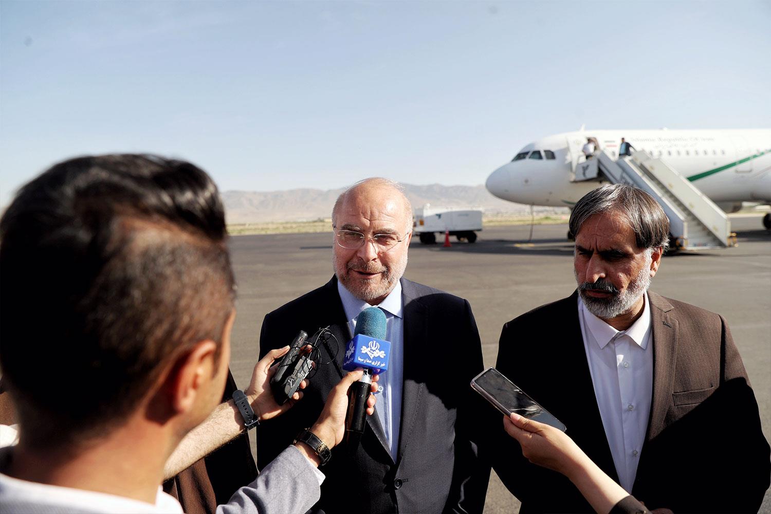 استقبال رسمی از قالیباف در فرودگاه بجنورد