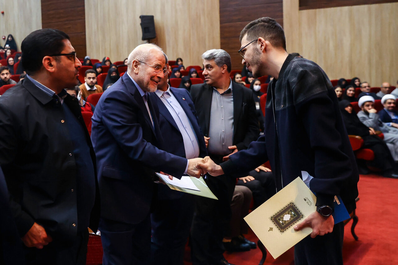 مراسم بزرگداشت روز دانشجو  با حضور قالیباف