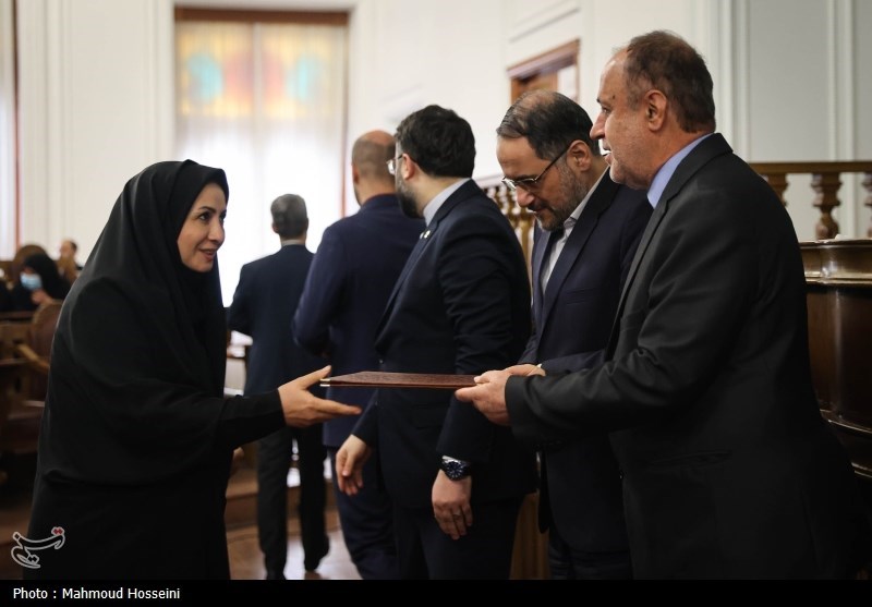 آیین تقدیر از پژوهشگران برتر مرکز پژوهش‌های مجلس با حضور قالیباف