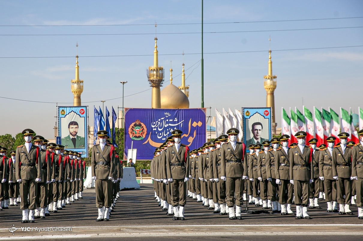 مراسم رژه روز ارتش با حضور رئیسی