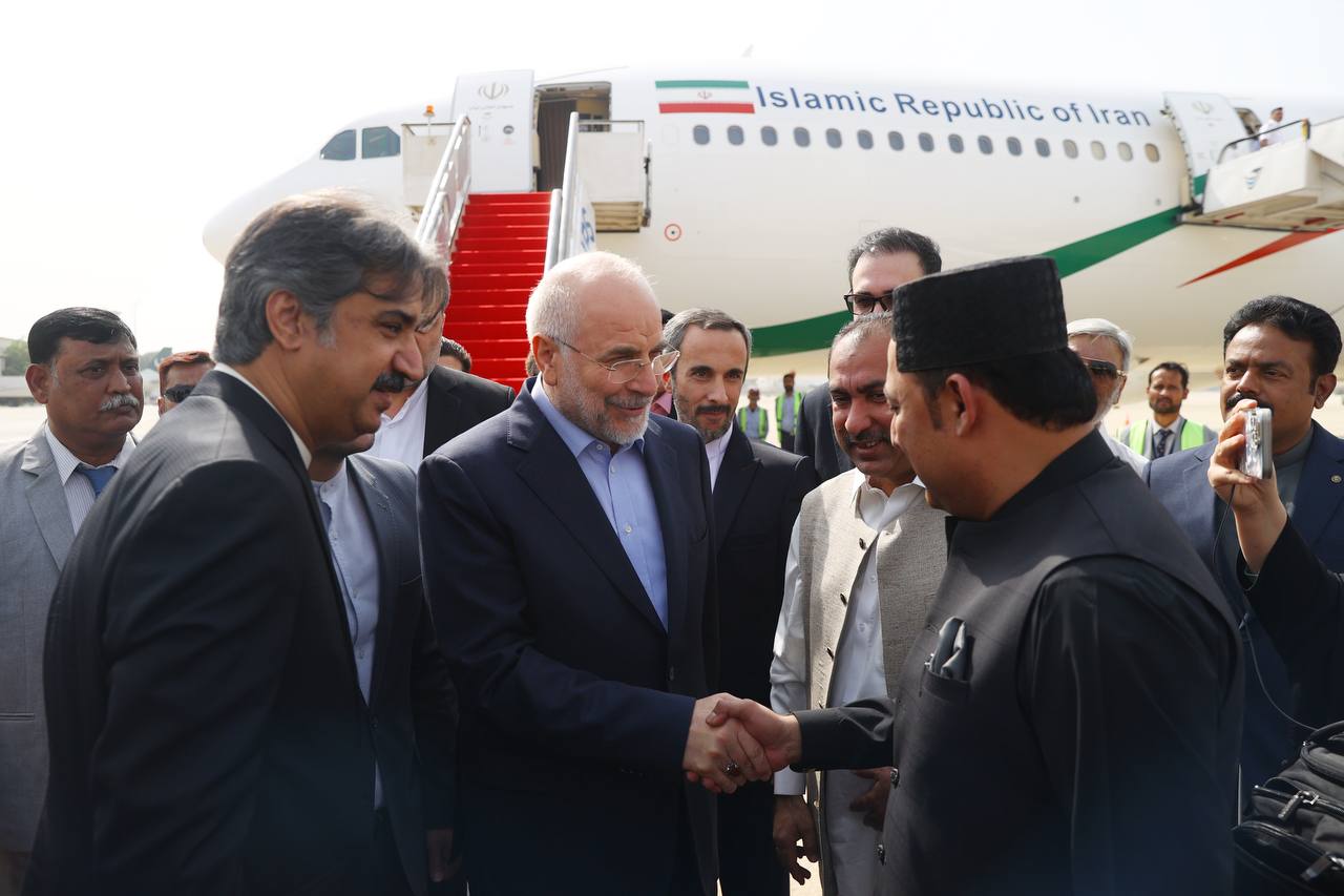 استقبال از قالیباف در فرودگاه کراچی