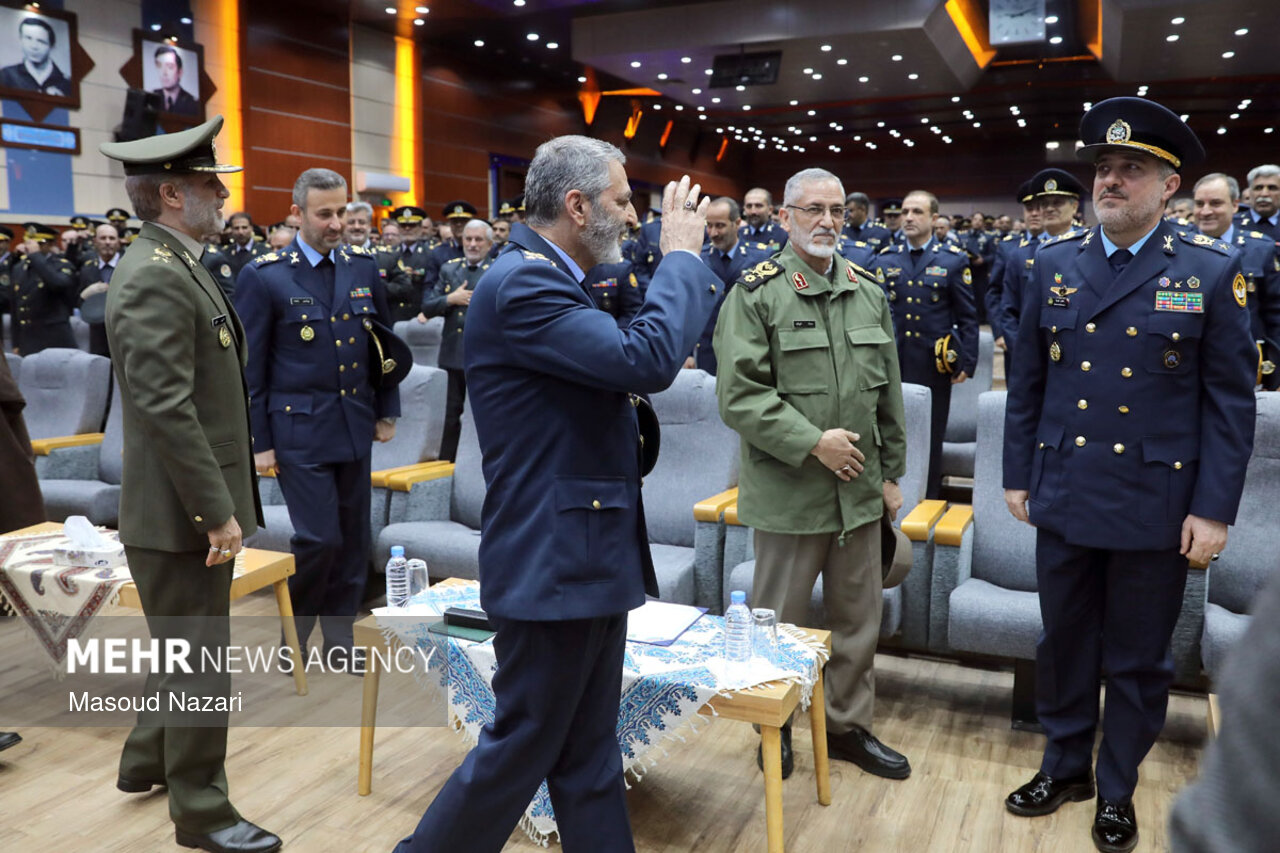 دیدار فرماندهان و کارکنان نیروهای هوایی