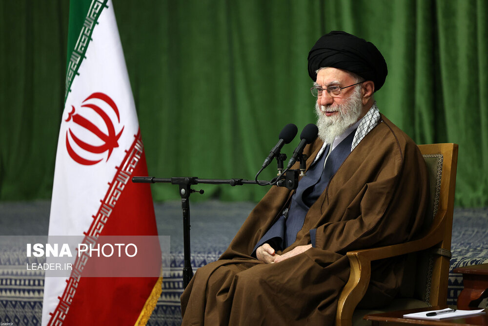 دیدار دست‌اندرکاران کنگره شهدای استان البرز با رهبر انقلاب