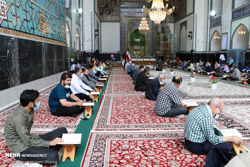 ترتیل خوانی قرآن کریم در حرم مطهر رضوی