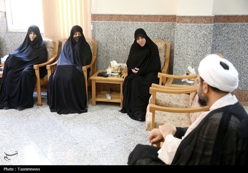 دیدار همسر شهید سلامی با مدیر حوزه‌های علمیه خواهران