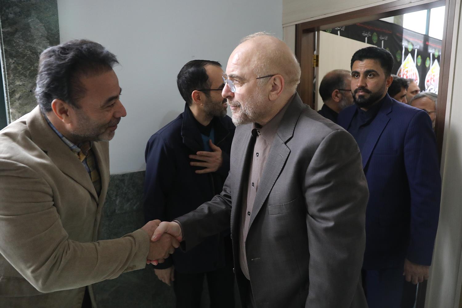 حضور قالیباف در مراسم ختم جعفر قمری از کارکنان مجلس