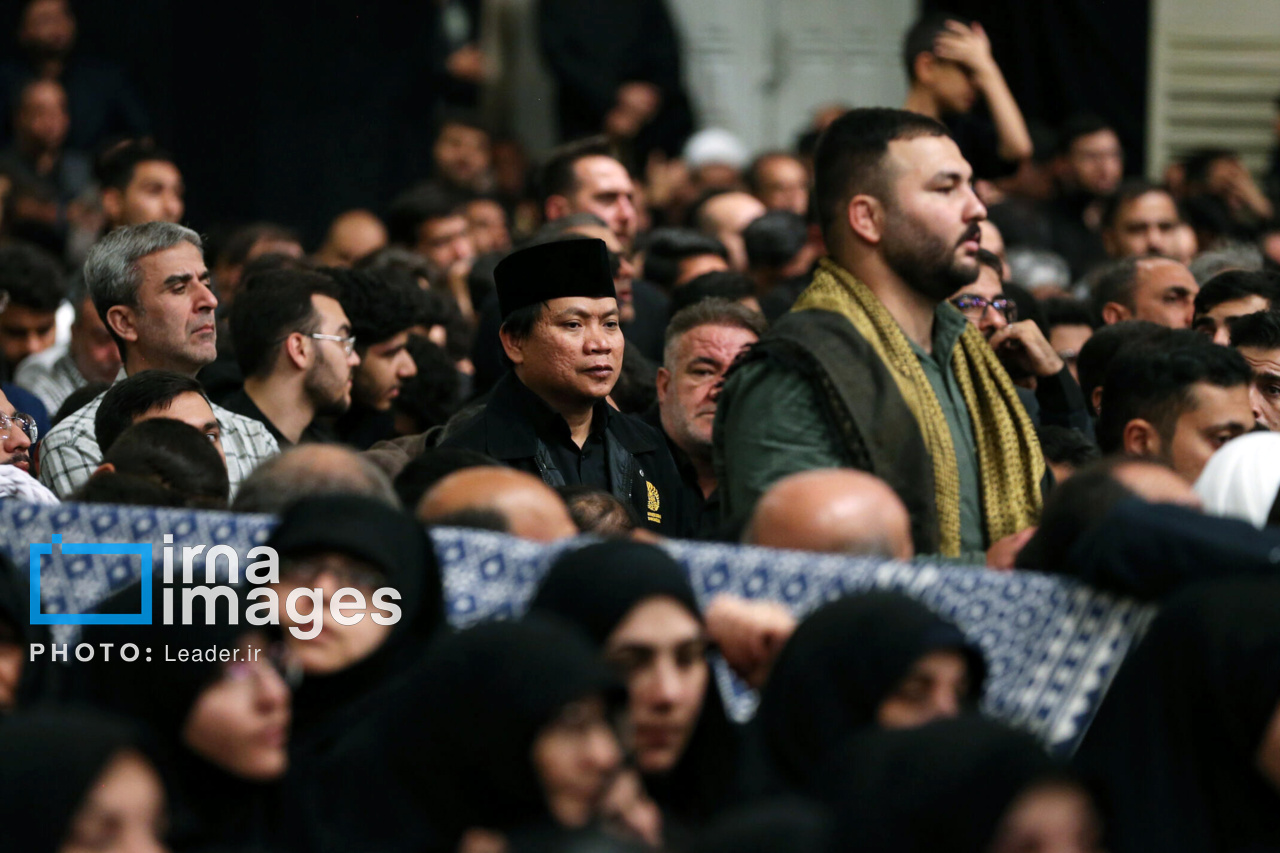 نخستین شب عزاداری ایام فاطمیه با حضور رهبر انقلاب