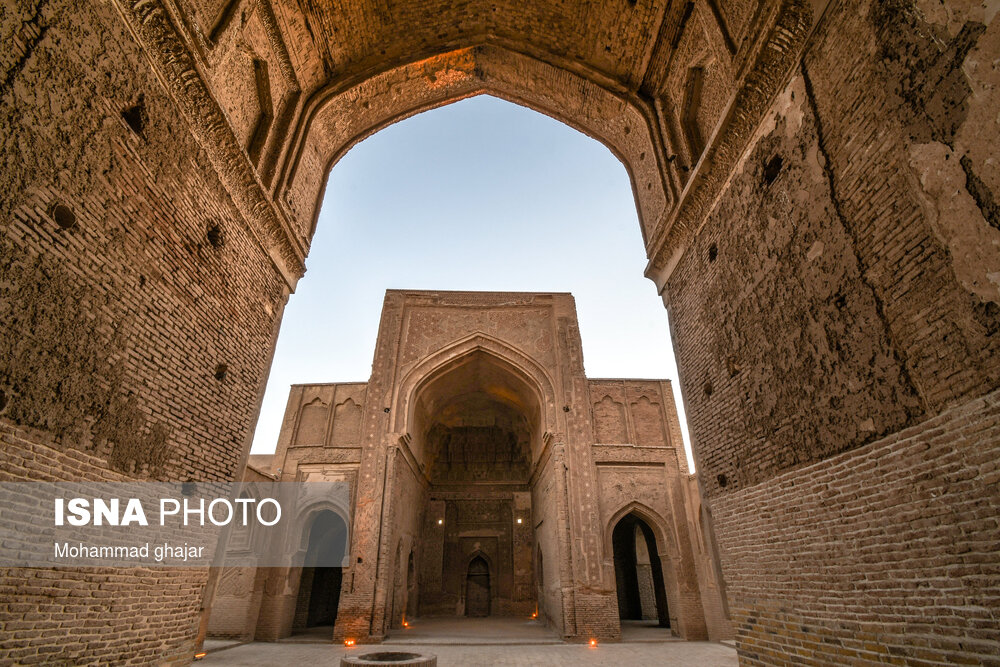 «مسجد جامع» فرومد