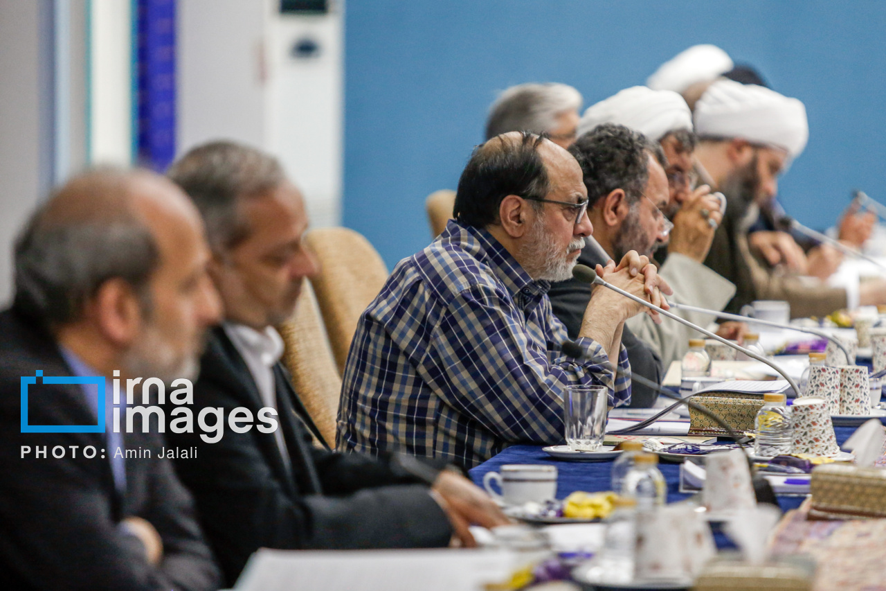 جلسه شورای عالی انقلاب فرهنگی