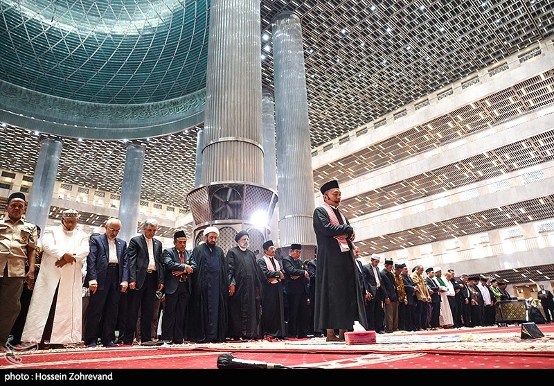 حضور رییس جمهور در مسجد استقلال جاکارتا