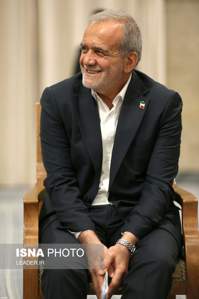 دیدار رئیس‌جمهور و اعضای هیئت دولت با رهبر انقلاب