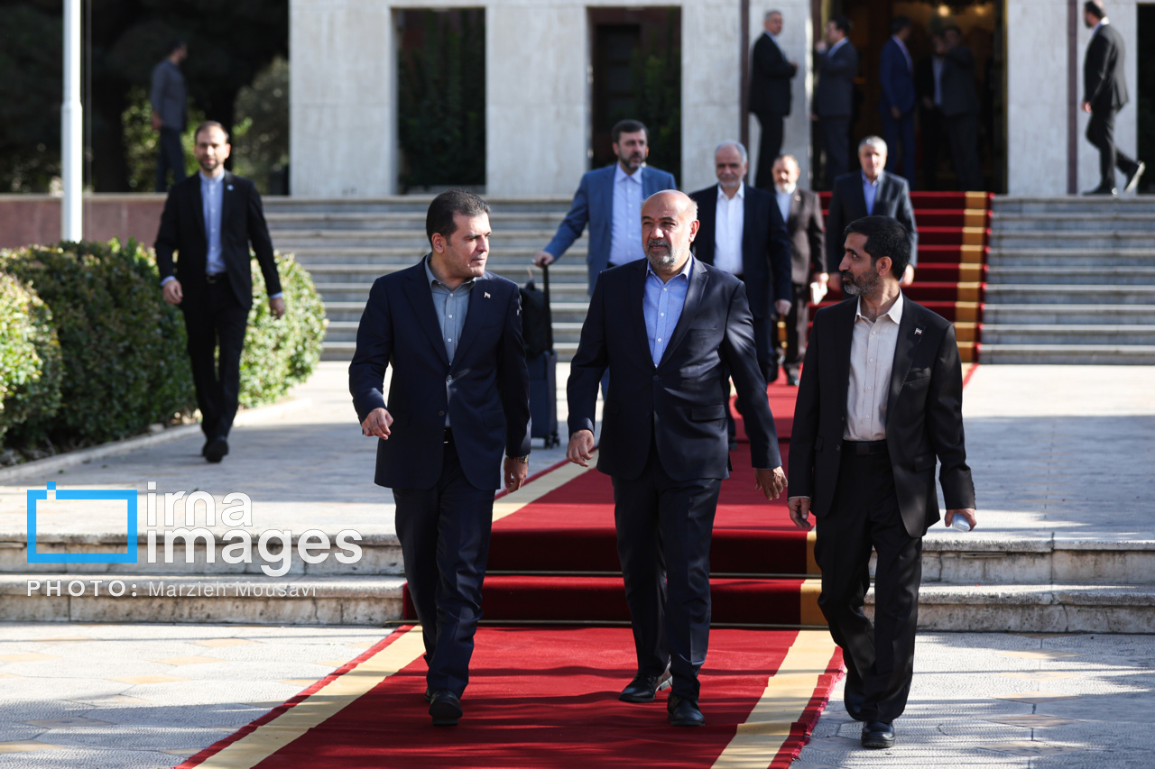 بدرقه رئیس‌جمهور به چین