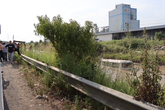 سقوط مینی‌بوس و ساینا 